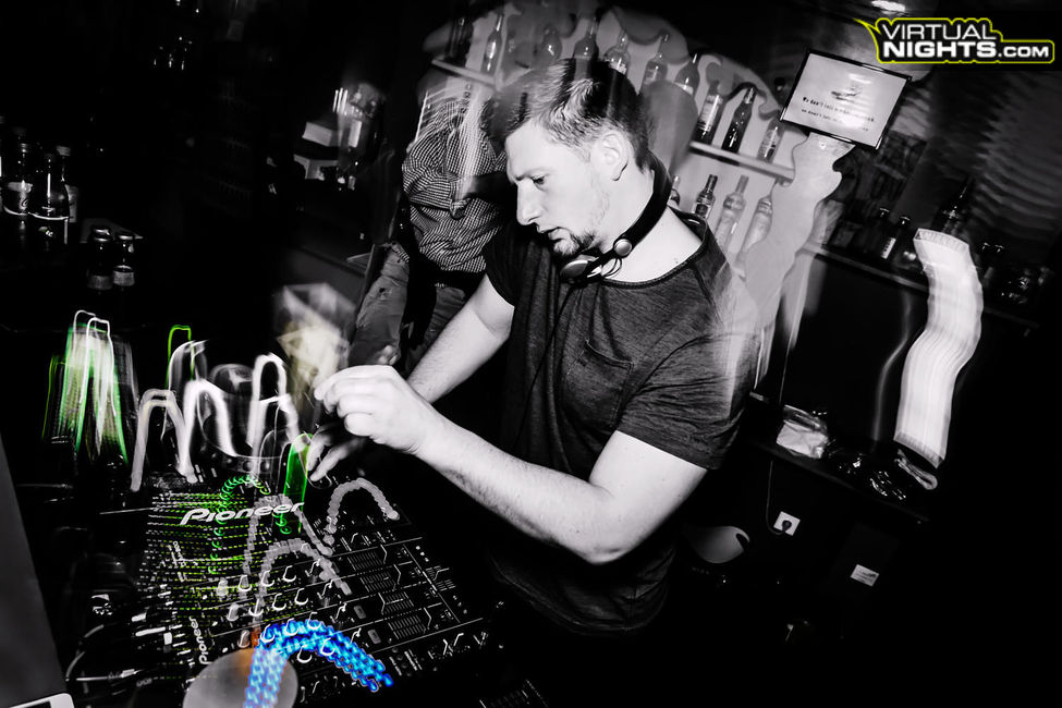 Mixxed Saturday, Quer Club